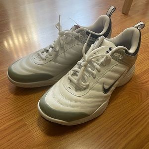 Nike Air Swing Tennis Shoes